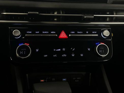 Used 2025 Hyundai Santa Cruz SEL image 17