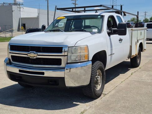 Used 2007 Chevrolet Silverado 2500 W/T AWD/4WD image 3