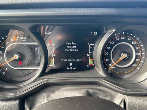 Used 2025 Jeep Wrangler Unlimited Rubicon image 28