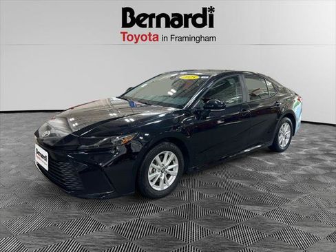 Certified 2025 Toyota Camry LE FWD image 1