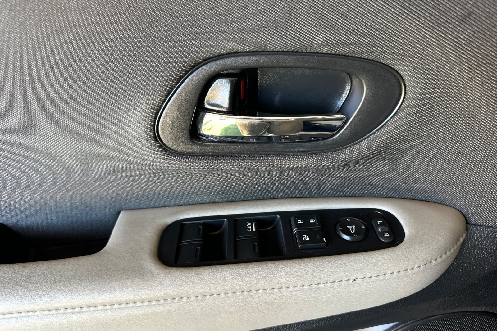 Used 2020 Honda HR-V LX image 11