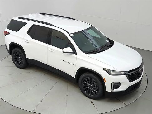 Used 2023 Chevrolet Traverse RS FWD image 36