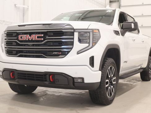 Used 2023 GMC Sierra 1500 AT4 w/ AT4 Preferred Package image 6