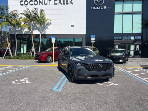 Used 2025 MAZDA CX-50 AWD 2.5 S w/ Select Package image 4