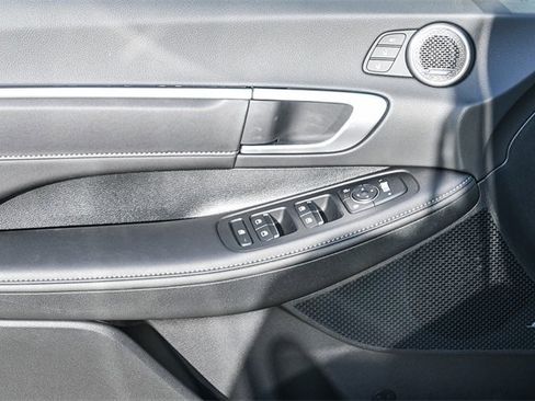 New 2025 Hyundai Sonata Limited image 24