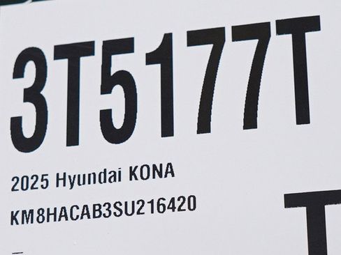 Used 2025 Hyundai Kona SE AWD/4WD image 29