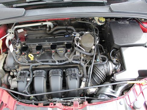 Used 2014 Ford Focus SE w/ Equipment Group 201A image 10