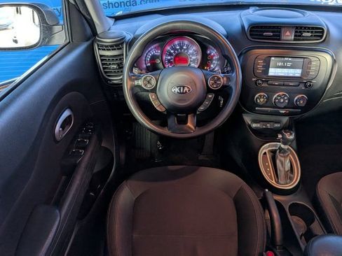 Used 2019 Kia Soul FWD image 17