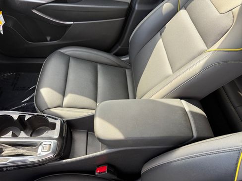 Used 2025 Chevrolet Trax ACTIV image 14