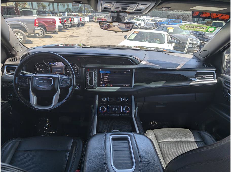 Used 2021 GMC Yukon XL Denali w/ Denali Premium Package AWD/4WD image 6