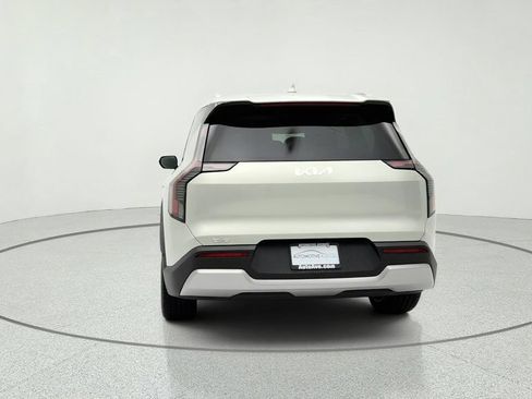 Used 2026 Kia EV9 Wind AWD/4WD image 6