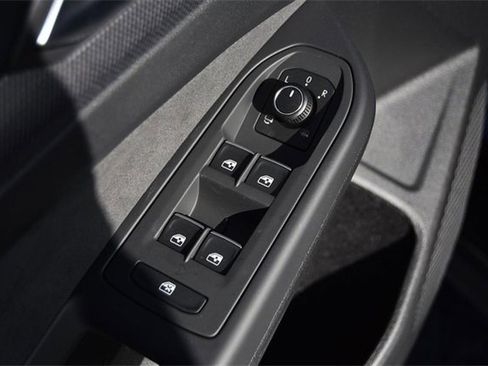 New 2026 Volkswagen GTI SE image 8