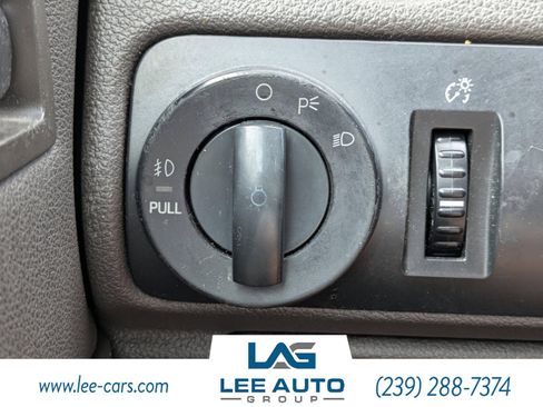 Used 2008 Ford Taurus X SEL image 24