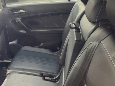 Used 2024 Volkswagen Tiguan SE image 13