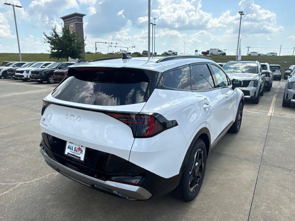 New 2026 Kia Sportage SX FWD image 8