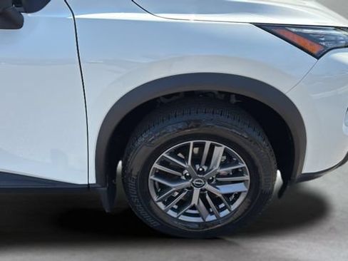 Used 2025 Nissan Rogue S FWD image 32