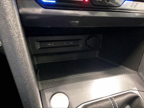 Used 2023 Volkswagen Tiguan SE AWD/4WD image 27