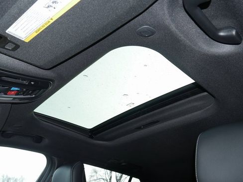 New 2025 Jeep Grand Cherokee Altitude image 3