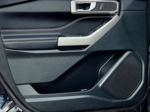 Used 2023 Ford Explorer XLT w/ Equipment Group 202A image 18