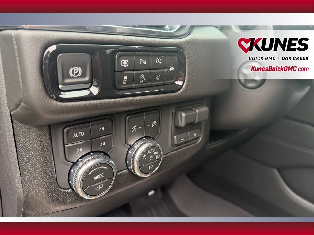 New 2026 GMC Yukon Denali w/ Denali Reserve Package AWD/4WD image 19