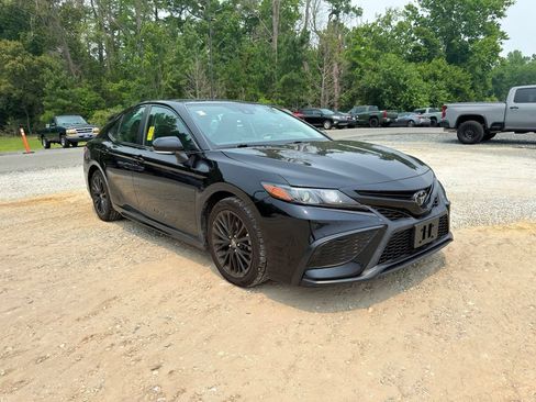 Used 2022 Toyota Camry SE FWD image 7