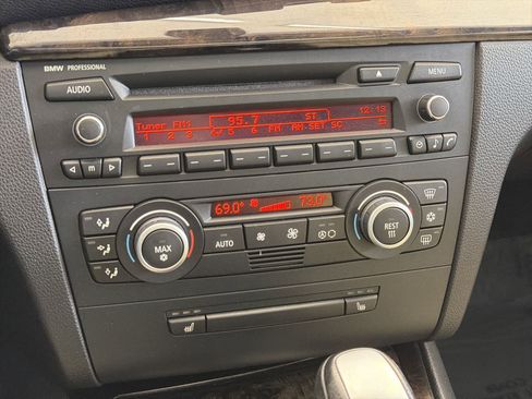 Used 2009 BMW 135i Coupe image 23