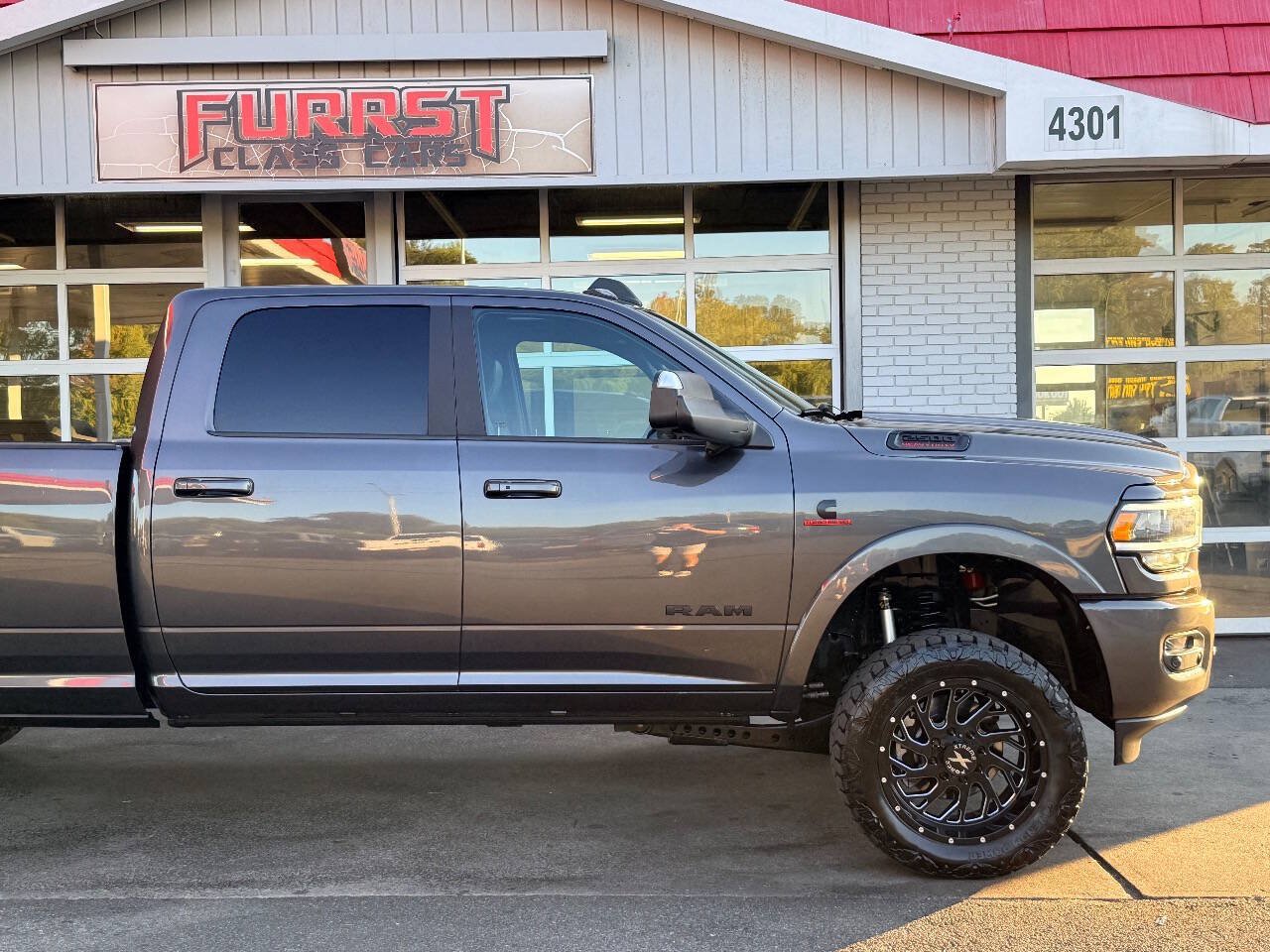 Used 2020 RAM 2500 Laramie w/ Night Edition AWD/4WD image 13