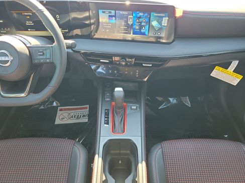 New 2026 Nissan Kicks SR image 18