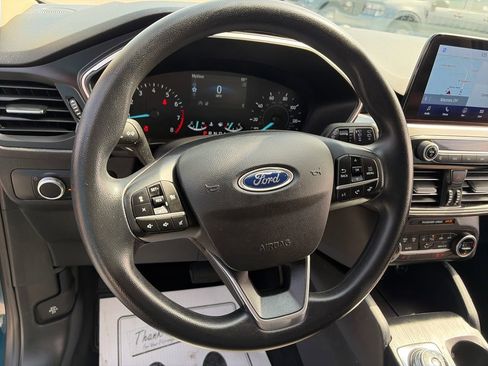 Used 2020 Ford Escape SE image 19