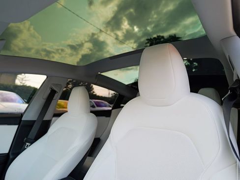 Used 2025 Tesla Model 3 RWD image 23