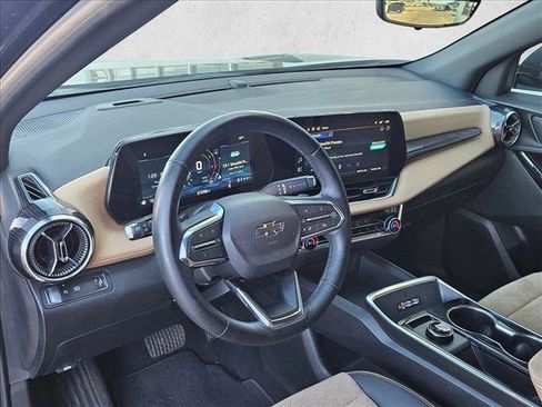 Used 2025 Chevrolet Equinox ACTIV w/ Safety and Technology Package image 10