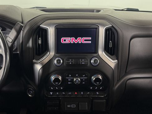 Used 2020 GMC Sierra 2500 Denali w/ Denali Ultimate Package AWD/4WD image 11