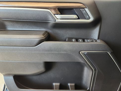 Certified 2025 Chevrolet Silverado 1500 LT image 23