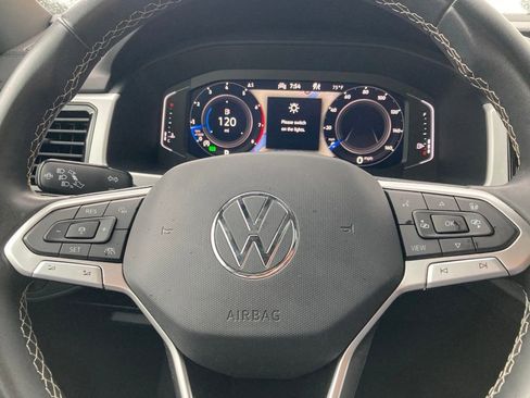 Used 2023 Volkswagen Atlas Cross Sport SEL AWD/4WD image 18