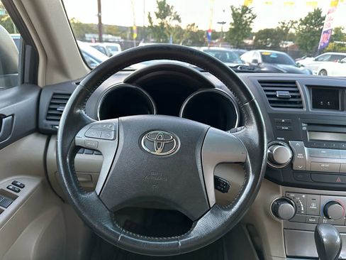 Used 2010 Toyota Highlander 4WD image 21