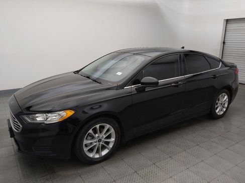 Used 2020 Ford Fusion SE FWD image 2