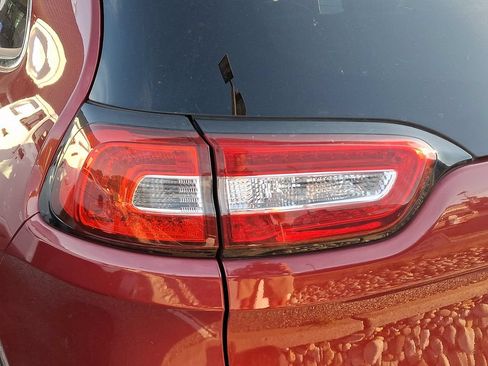 Used 2015 Jeep Cherokee Limited AWD/4WD image 9