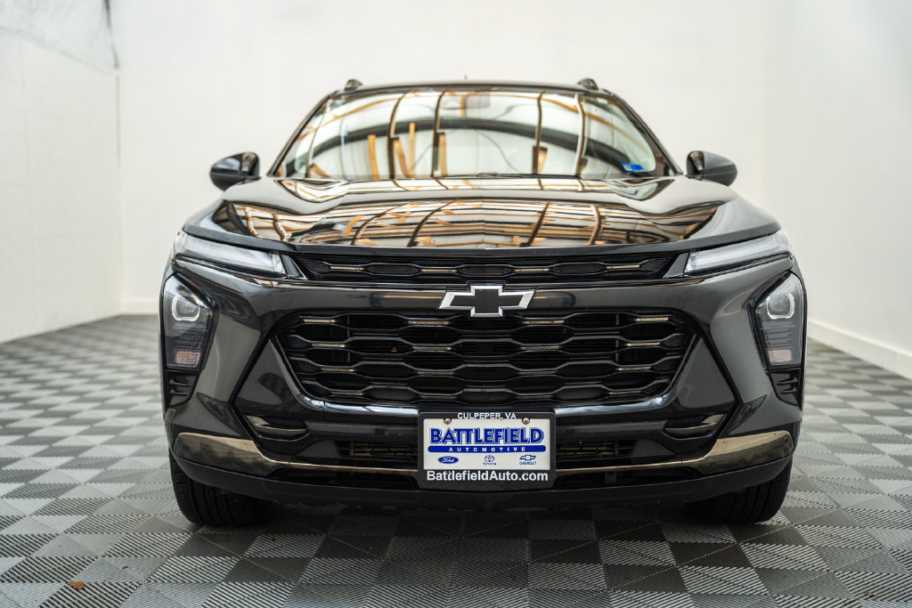 Used 2024 Chevrolet Trax ACTIV w/ Driver Confidence Package FWD image 2