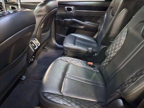 Used 2023 Kia Sorento SX AWD/4WD image 18