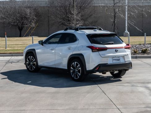 Used 2020 Lexus UX 250h w/ Premium Package image 3