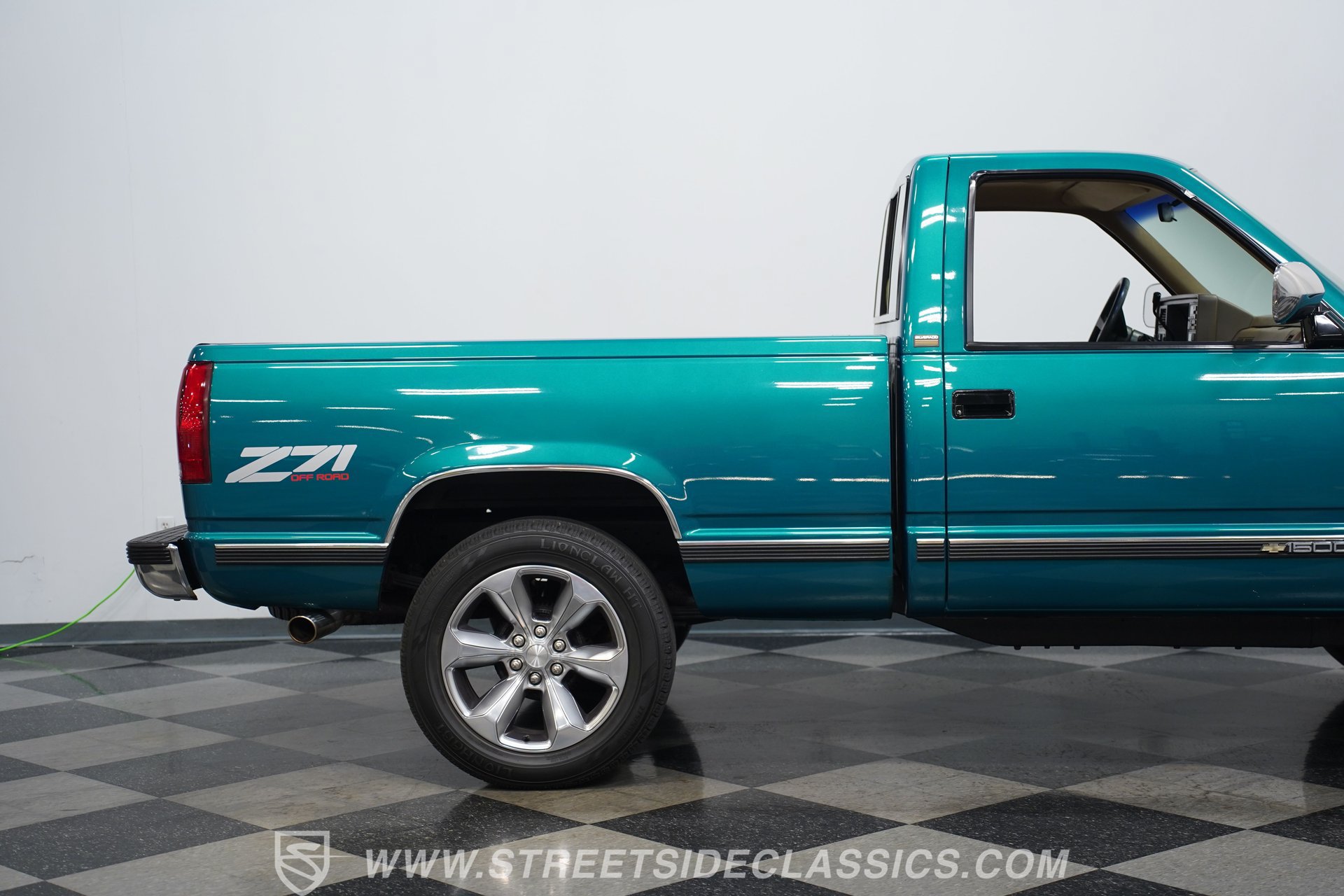 Used 1993 Chevrolet Silverado 1500 4x4 Regular Cab image 28