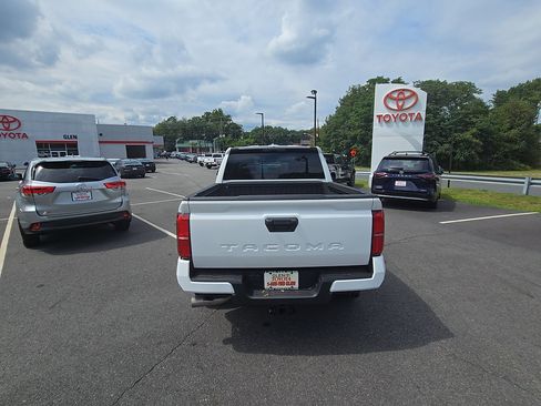 Used 2026 Toyota Tacoma SR5 RWD image 4