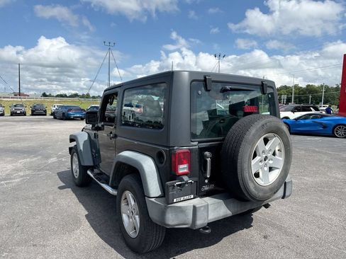 Used 2015 Jeep Wrangler Sport w/ Quick Order Package 23S AWD/4WD image 4