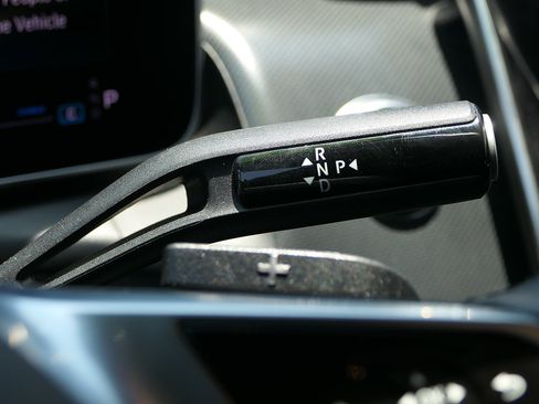 Used 2024 Mercedes-Benz GLC 300 image 17
