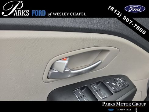 Used 2021 Kia Sedona LX FWD image 17