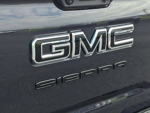 New 2026 GMC Sierra 2500 SLT w/ LPO, Black Badging Package AWD/4WD image 17