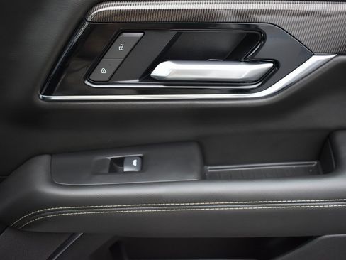 Used 2025 GMC Yukon Elevation image 16