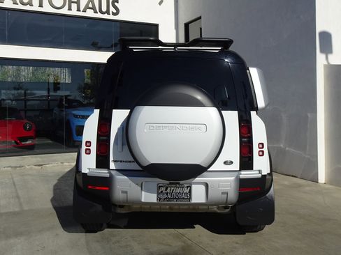 Used 2023 Land Rover Defender 110 S image 4