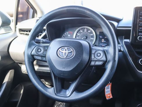 Used 2022 Toyota Corolla LE FWD image 15