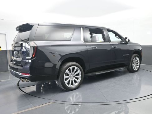 New 2025 Chevrolet Suburban Premier image 6